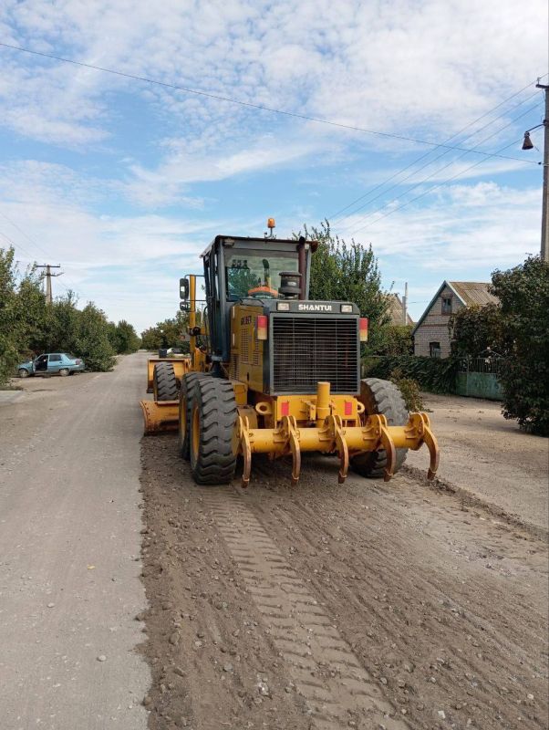 В Константиновке начались работы по грейдированию дорог