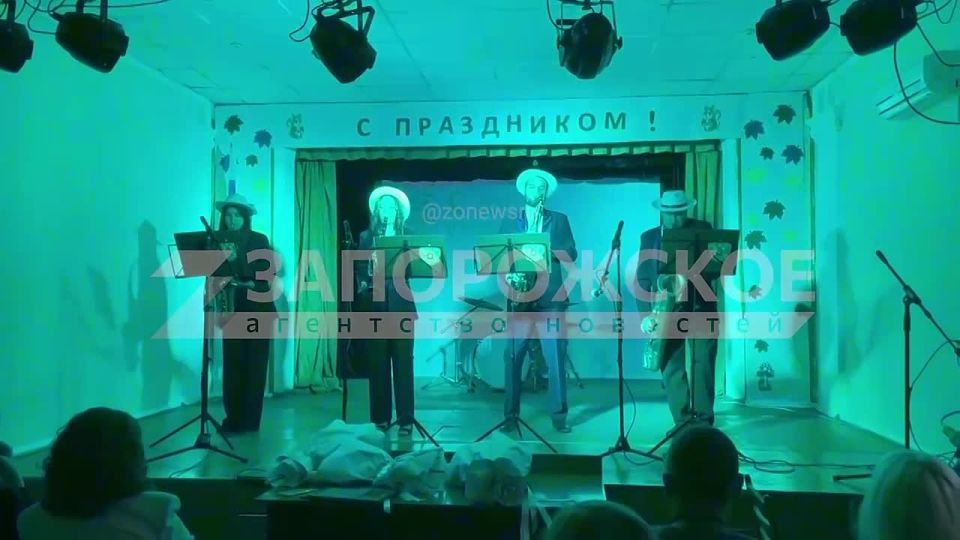 Двойной праздник: в Мелитополе чествовали учителей и отметили 85-летие профобразования