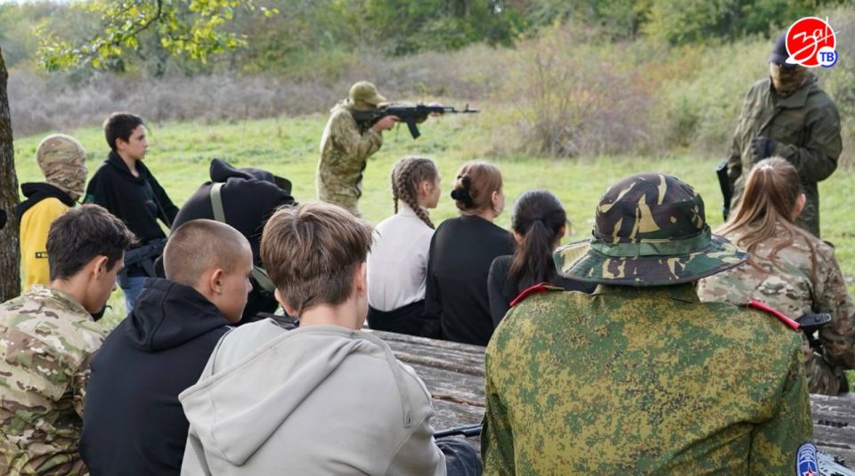 Школьники Мелитополя прошли маршрутом партизан Великой Отечественной войны Школьники Мелитополя прошли маршрутом партизан Великой Отечественной войны
