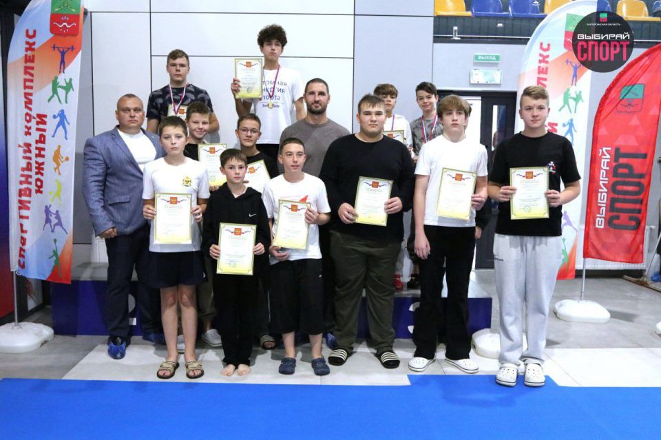 Юные пловцы Запорожской и Херсонской областей встретились на турнире в Мелитополе