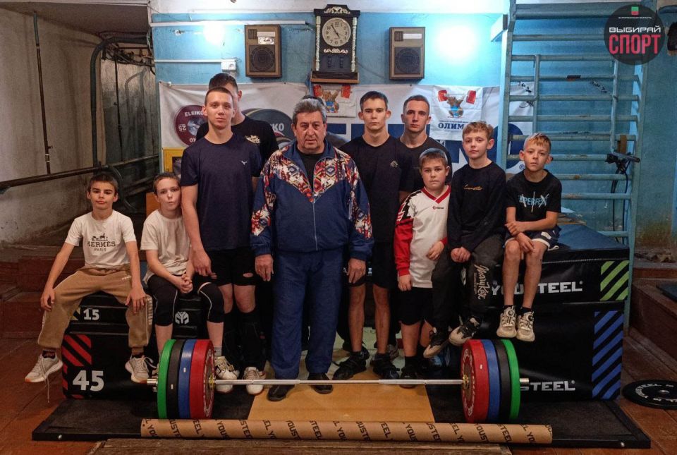 Отделение тяжелой атлетики СШ «Горняк» г.Днепрорудное получило новое оборудование!