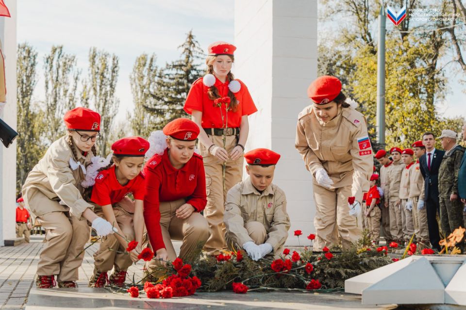 � ���������� ������ ���������� ������ � ������� ���� � ����� 80-����� ������ � ������� ������������� �����