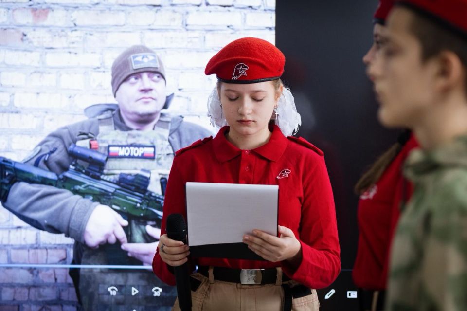 Мелитопольскому отряду «ЮНАРМИИ» школы №8 присвоили имя бойца отряда БАРС-32 Артема Моторного