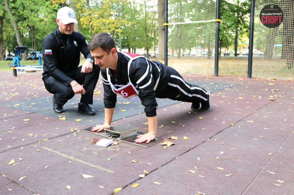 Подтянись к движению ГТО. 8-10 октября на стадионе "Спартак" и площадке ГТО в городе Мелитополь проходила сдача нормативов ГТО Подтянись к движению ГТО. 8-10 октября на стадионе "Спартак" и площадке ГТО в городе Мелитополь проходила сдача нормативов ГТО