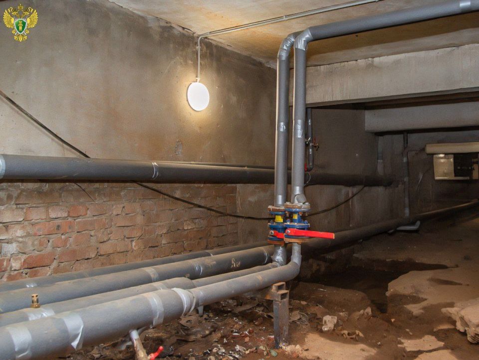 Засоры канализации в семи многоквартирных домах поселка Фруктовое устранены после вмешательства прокуратуры