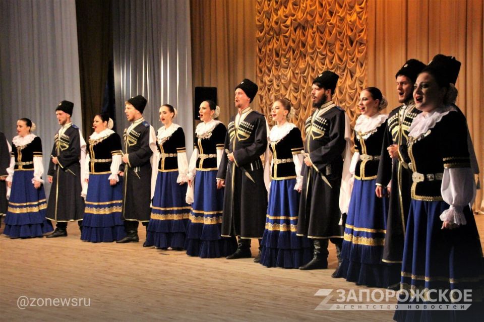 В Мелитополе с большим успехом прошел концерт Государственного казачьего ансамбля песни и танца «Ставрополье» В Мелитополе с большим успехом прошел концерт Государственного казачьего ансамбля песни и танца «Ставрополье»