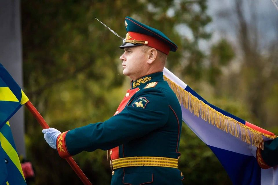 ������� ��������: 175-� ���� ������-������������ ������� ������� ������� 70 ��� �� ��� �����������