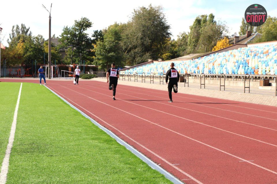 Подтянись к движению ГТО. 8-10 октября на стадионе "Спартак" и площадке ГТО в городе Мелитополь проходила сдача нормативов ГТО Подтянись к движению ГТО. 8-10 октября на стадионе "Спартак" и площадке ГТО в городе Мелитополь проходила сдача нормативов ГТО