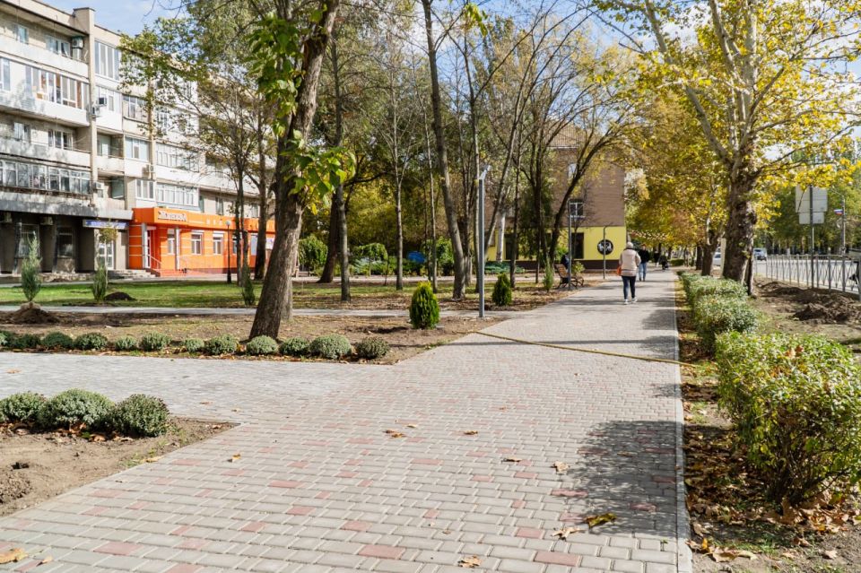 Сергей Золотарёв: Работы по благоустройству сквера на улице Кирова близятся к завершению