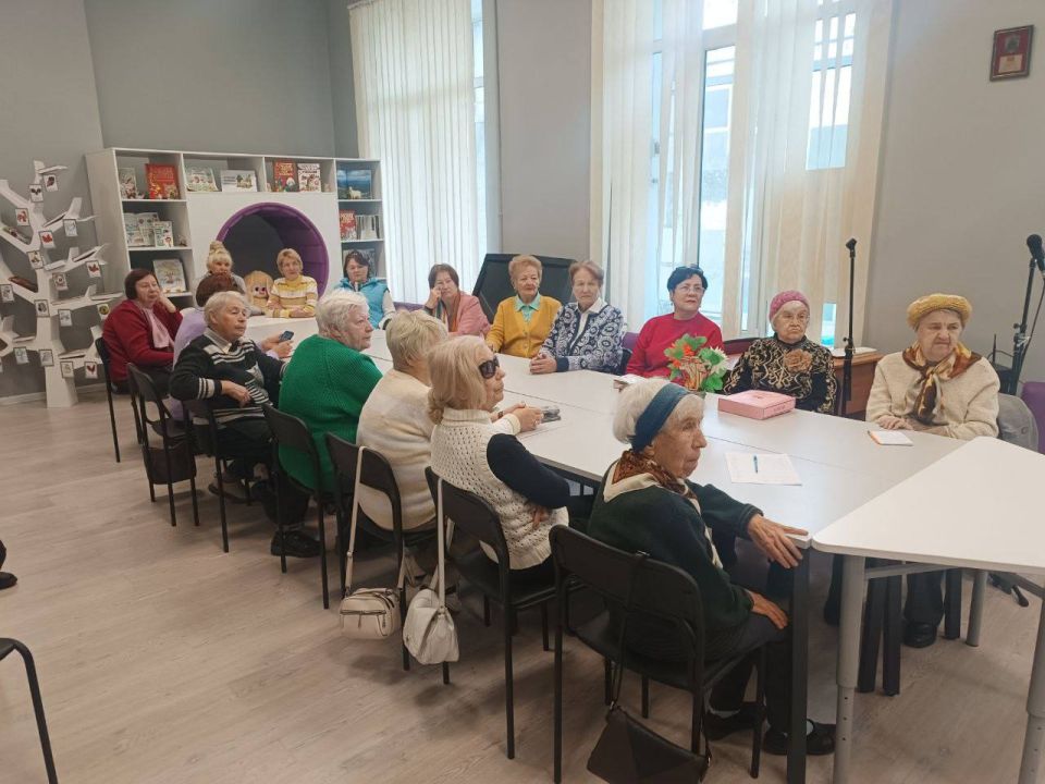 В Центральной городской библиотеке имени М. Ю. Лермонтова состоялось мероприятие — час размышлений «Под покровом небес: праздник Пресвятой Богородицы»