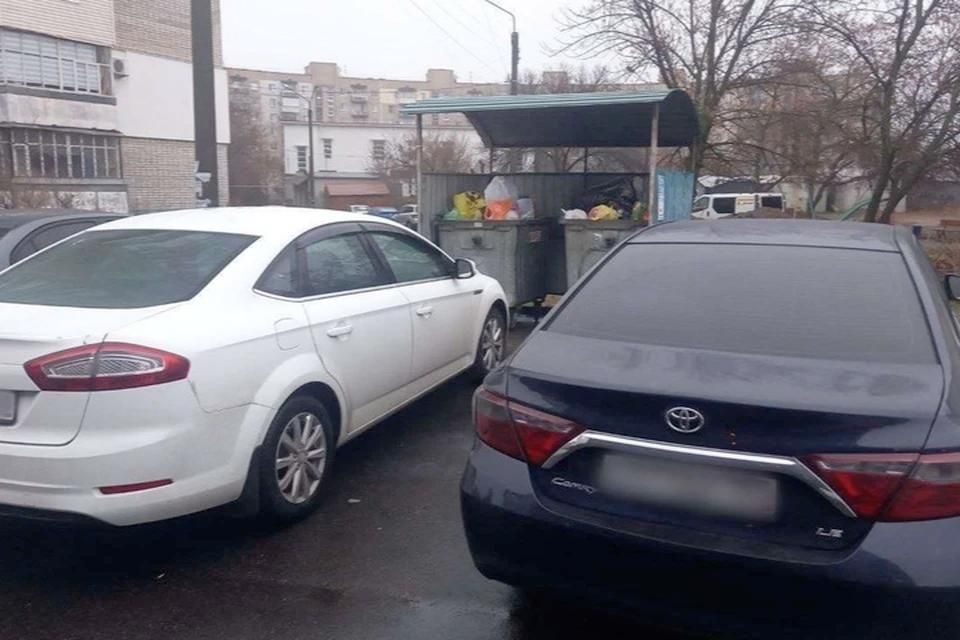 В Мелитополе призвали автовладельцев не парковаться у контейнерных площадок