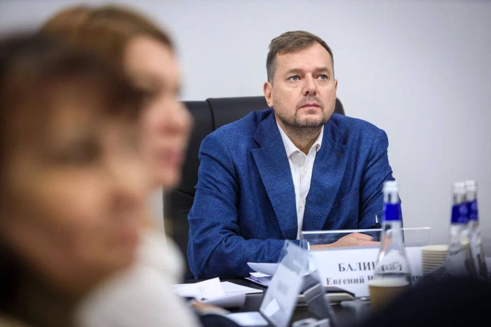 Евгений Балицкий: Запорожскую область с рабочим визитом посетил замминистра строительства и жилищно-коммунального хозяйства Российской Федерации Алмаз Шаукатович Хусаинов, провели совещание с правительством региона и...