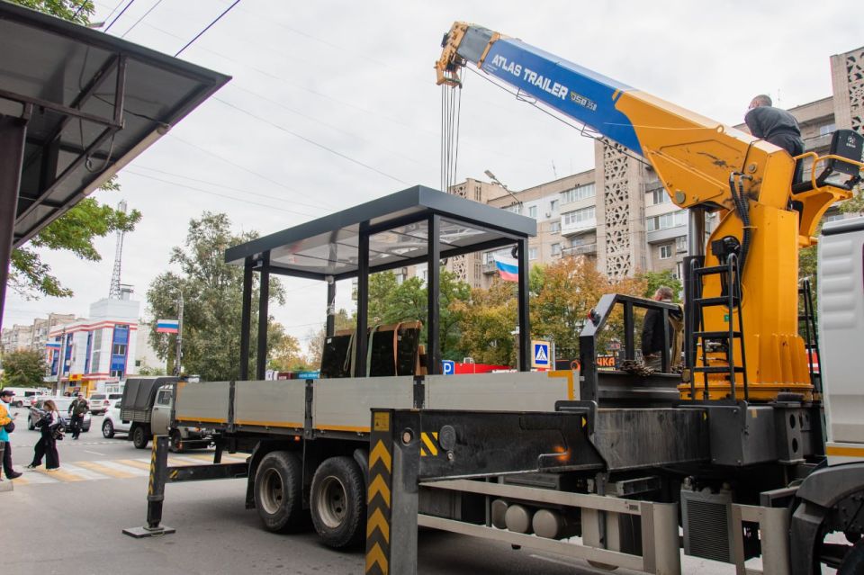 Еще 3 новые "умные остановки" установлены в Мелитополе Еще 3 новые "умные остановки" установлены в Мелитополе