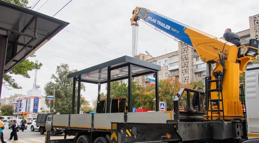 В Мелитополе продолжается реализация проекта по установке современных павильонов для пассажиров