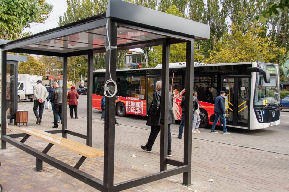 Еще 3 новые "умные остановки" установлены в Мелитополе