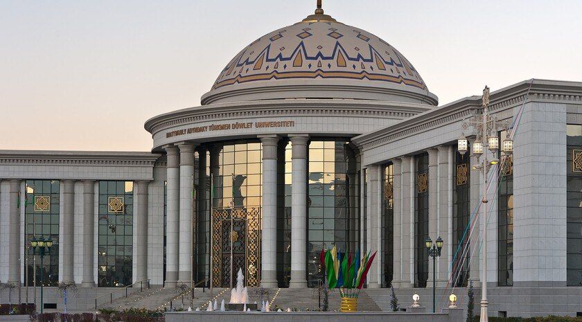 Российские студенты показали выдающийся результат на IV Международной олимпиаде по химии в Ашхабаде, завоевав 13 золотых медалей и продемонстрировав высокий уровень подготовки