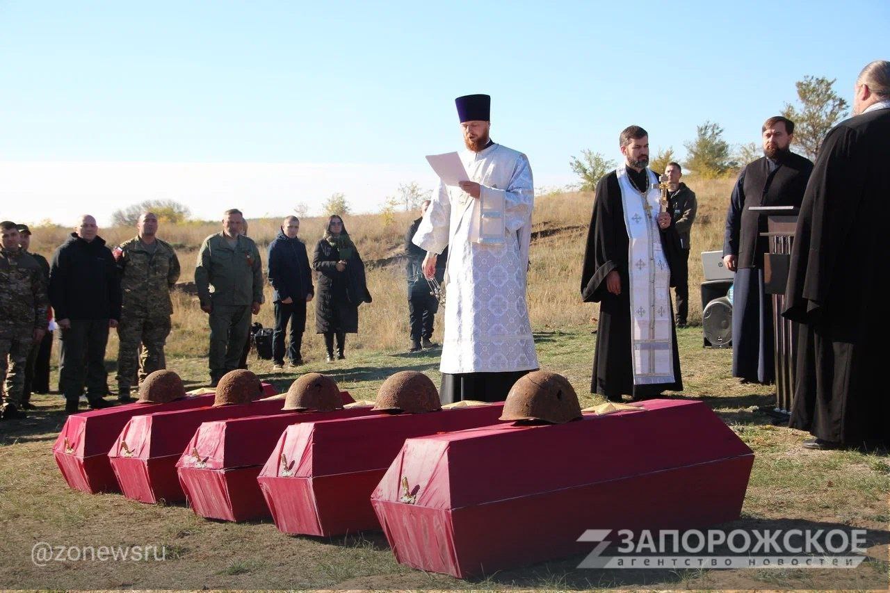 Останки павших в Запорожской области советских воинов захоронили возле Мордвиновки Останки павших в Запорожской области советских воинов захоронили возле Мордвиновки