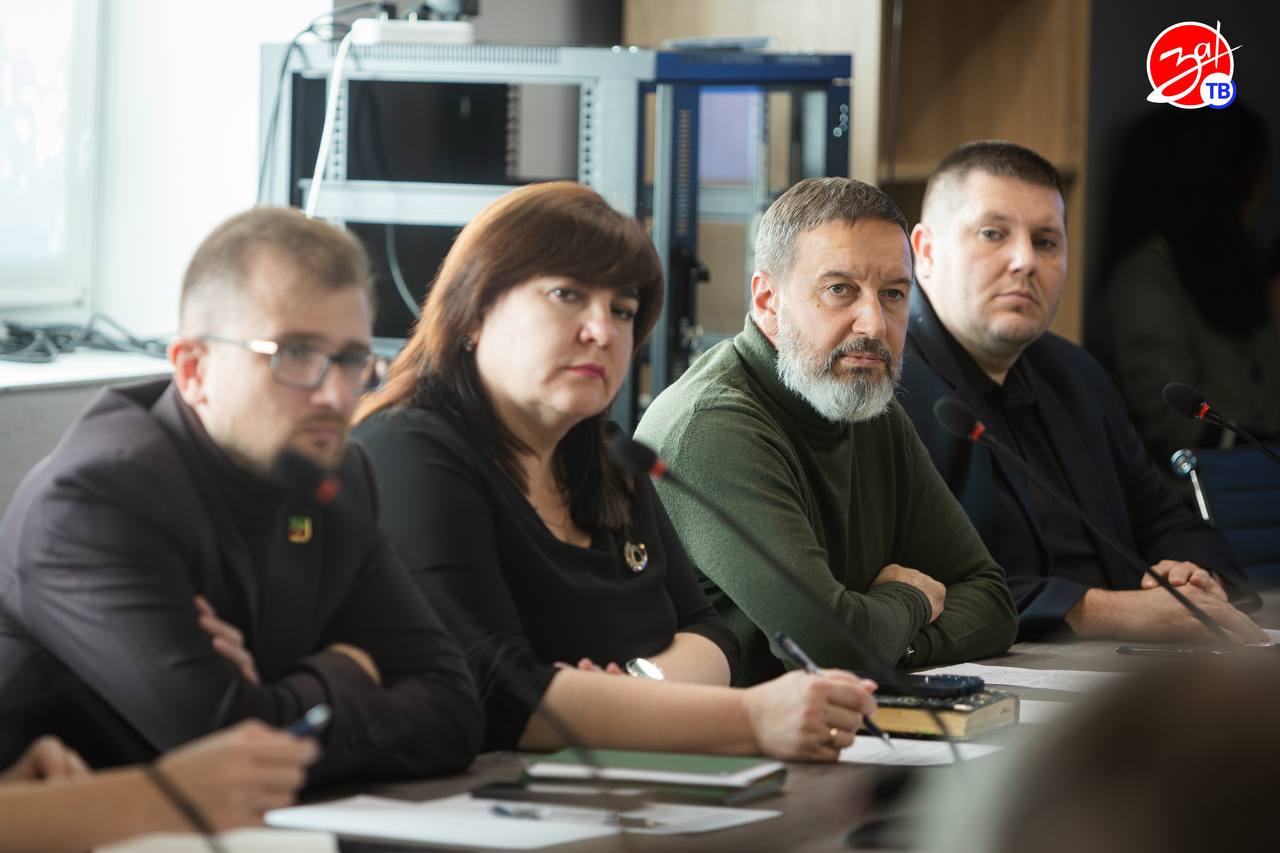 В Мелитополе на заседании обсудили вопрос поддержки участников специальной военной операции и членов их семей В Мелитополе на заседании обсудили вопрос поддержки участников специальной военной операции и членов их семей