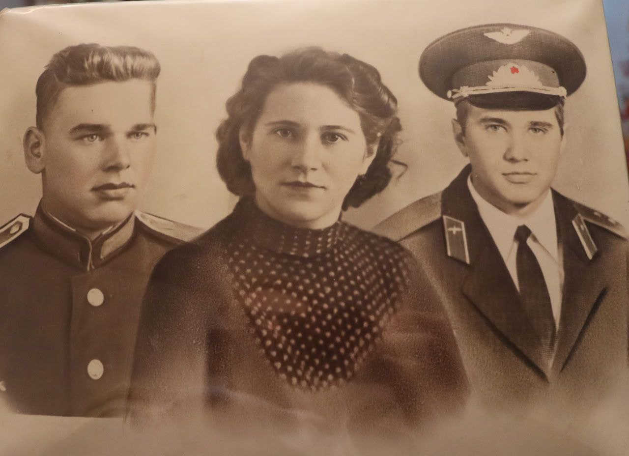 В Мелитополе ветерана труда наградили медалью за заслуги В Мелитополе ветерана труда наградили медалью за заслуги