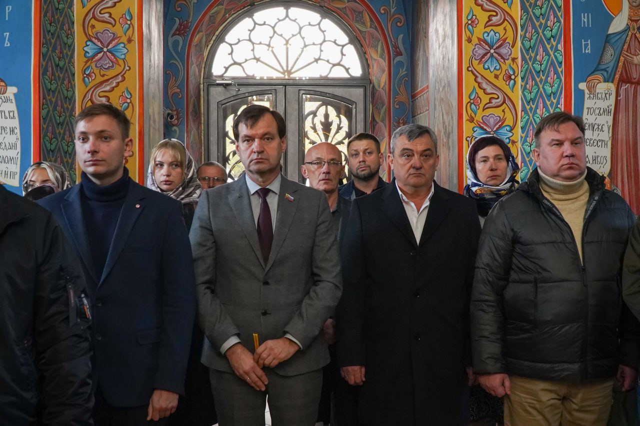 Сергей Золотарёв: Вместе с представителями администрации, депутатами и горожанами принял участие в панихиде по усопшим воинам-освободителям, которая прошла в Соборе святого благоверного князя Александра Невского Сергей Золотарёв: Вместе с представителями администрации, депутатами и горожанами принял участие в панихиде по усопшим воинам-освободителям, которая прошла в Соборе святого благоверного князя Александра Невского