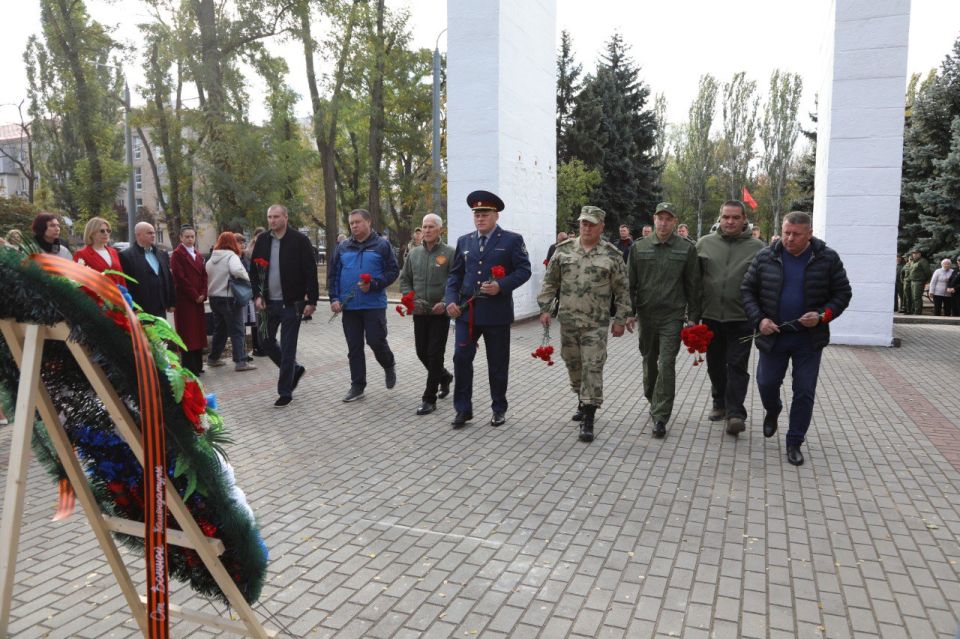 Память о подвиге: Начальник УФСИН России по Запорожской области почтил освободителей Мелитополя