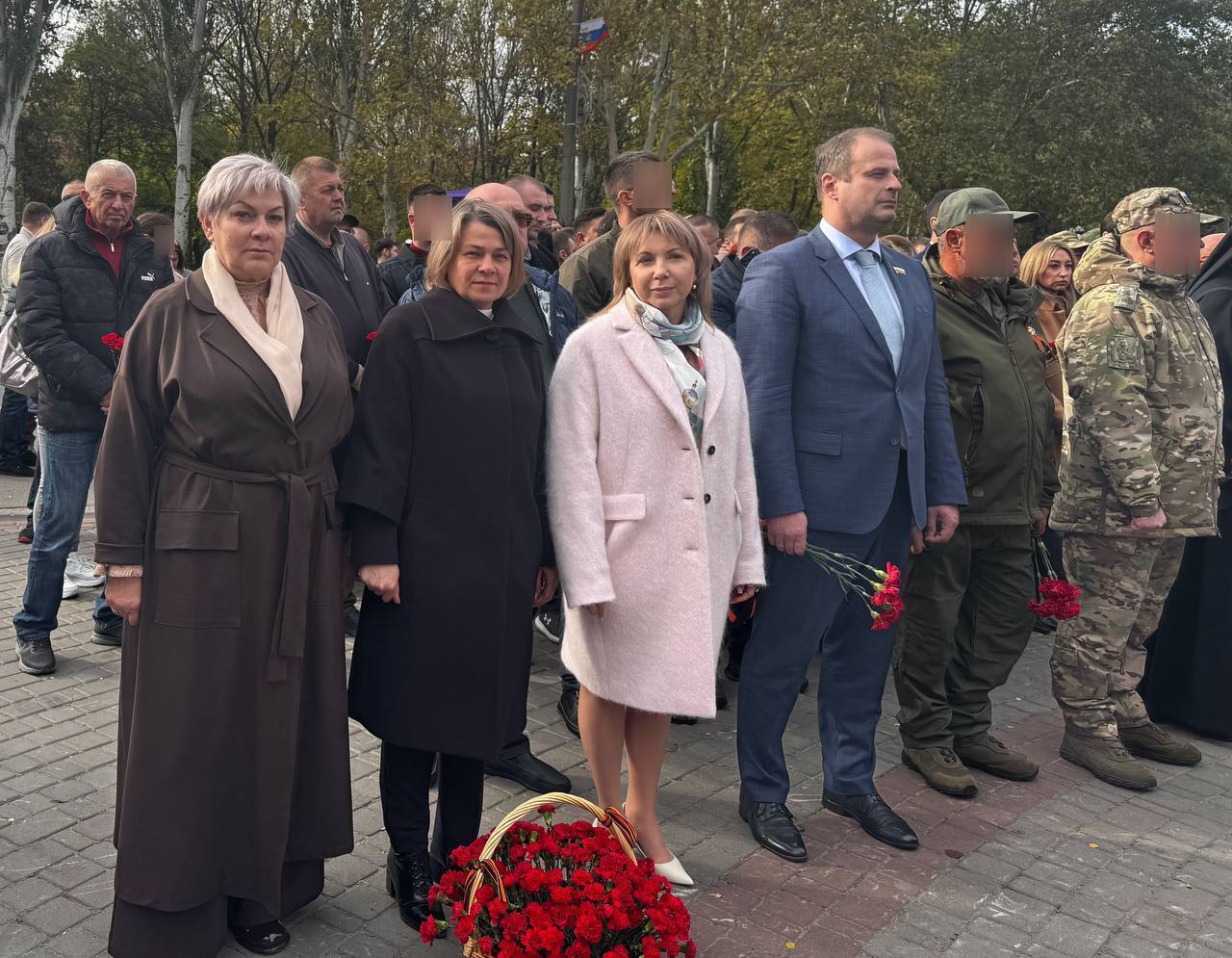 Сегодня Избирательная комиссия Запорожской области вместе с жителями Мелитополя склонили головы перед подвигом героев, отстоявших наш город в суровые годы Великой Отечественной войны Сегодня Избирательная комиссия Запорожской области вместе с жителями Мелитополя склонили головы перед подвигом героев, отстоявших наш город в суровые годы Великой Отечественной войны