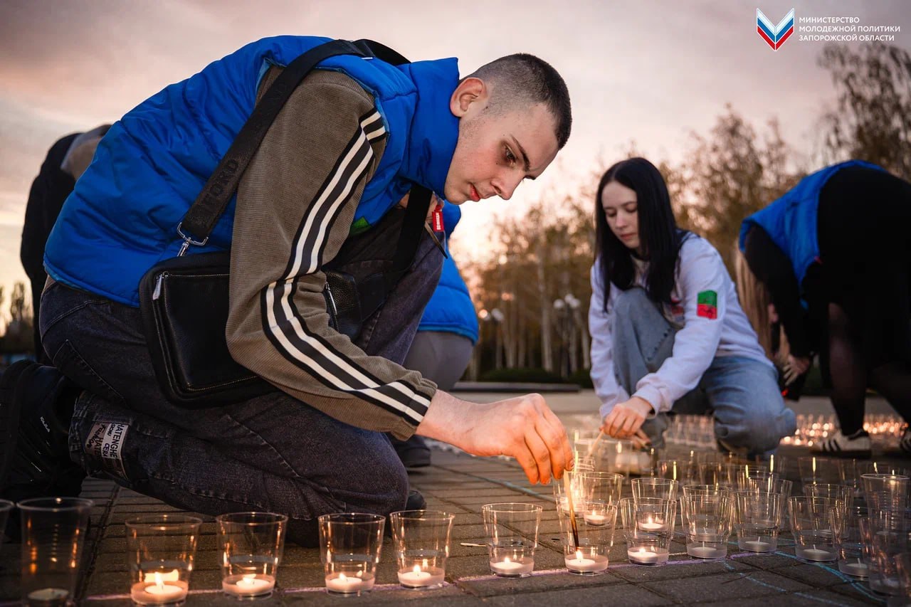 В Мелитополе зажгли свечи в честь Дня освобождения города Мелитополь от немецко-фашистских захватчиков В Мелитополе зажгли свечи в честь Дня освобождения города Мелитополь от немецко-фашистских захватчиков