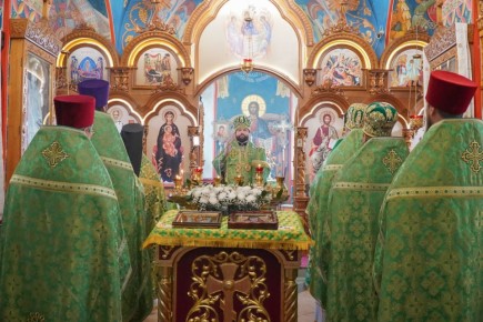 Сергей Золотарёв: Вместе с представителями администрации, депутатами и горожанами принял участие в панихиде по усопшим воинам-освободителям, которая прошла в Соборе святого благоверного князя Александра Невского