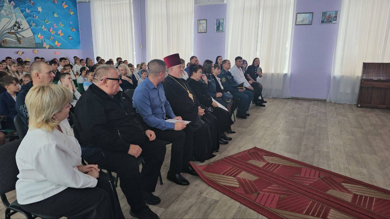 “Парта Героя” в Вознесенской СОШ №4: Посвящена Григорию Моисеевичу Зубенко “Парта Героя” в Вознесенской СОШ №4: Посвящена Григорию Моисеевичу Зубенко