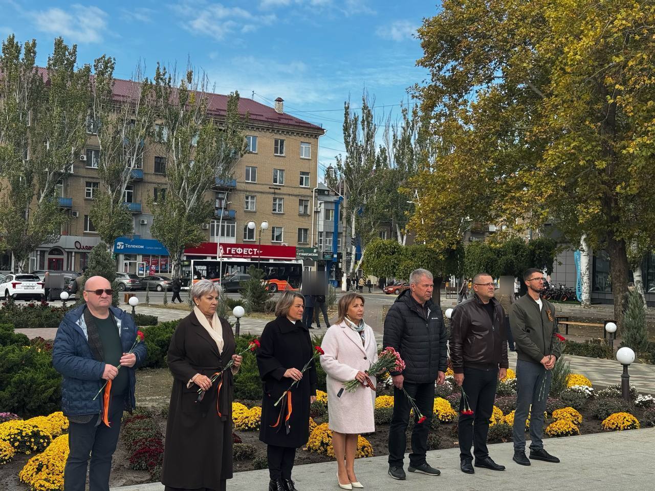 Сегодня Избирательная комиссия Запорожской области вместе с жителями Мелитополя склонили головы перед подвигом героев, отстоявших наш город в суровые годы Великой Отечественной войны