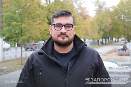 В Мелитополе на бульваре 30-летия Победы активно ведутся работы по восстановлению тротуарного покрытия