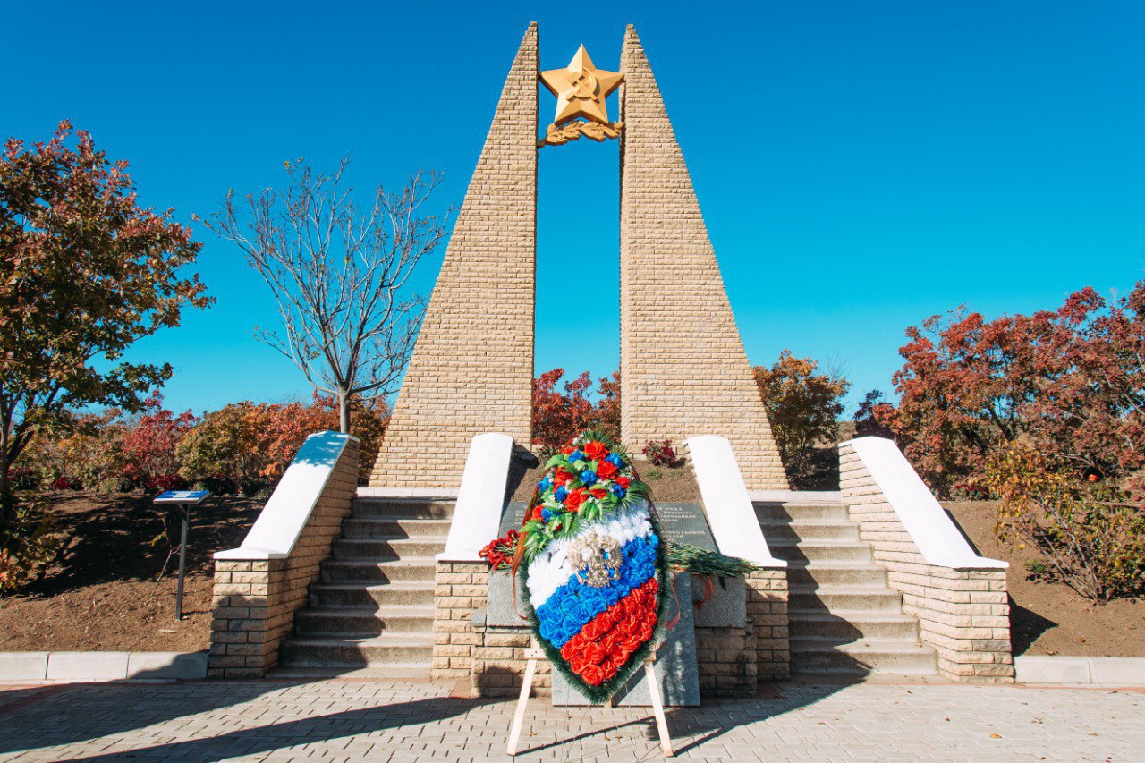 В селе Мордвиновка Запорожской области, на территории мемориального комплекса "Линия Вотан", прошла траурная церемония, посвященная перезахоронению останков солдат Советской армии, отдавших свои жизни, защищая Мелитополь в... В селе Мордвиновка Запорожской области, на территории мемориального комплекса "Линия Вотан", прошла траурная церемония, посвященная перезахоронению останков солдат Советской армии, отдавших свои жизни, защищая Мелитополь в...