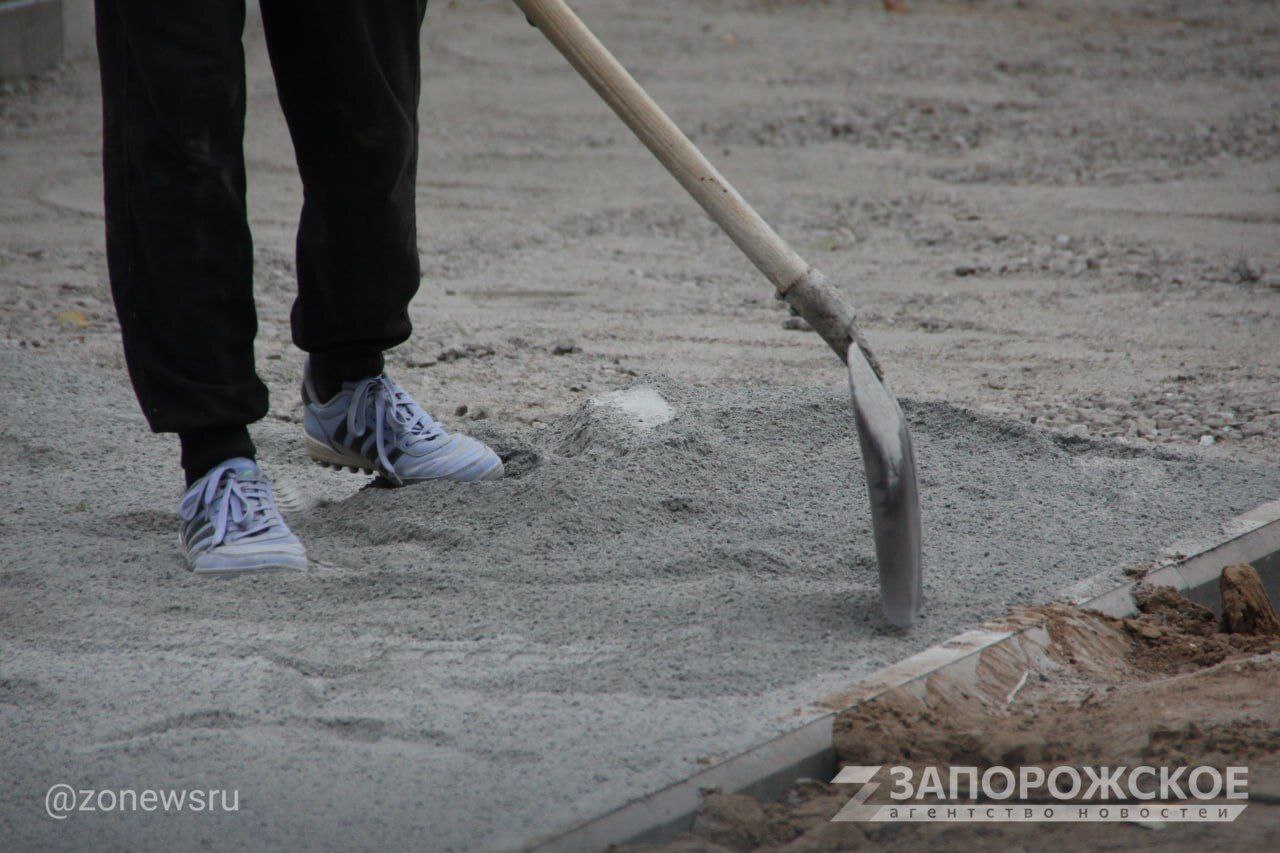 В Мелитополе на бульваре 30-летия Победы активно ведутся работы по восстановлению тротуарного покрытия В Мелитополе на бульваре 30-летия Победы активно ведутся работы по восстановлению тротуарного покрытия