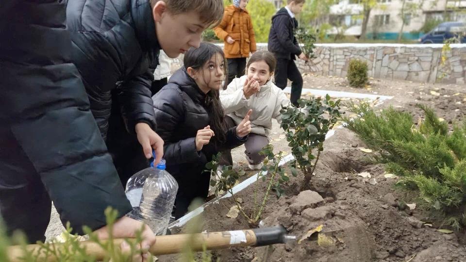 Ребята из 5-й школы отдали дань памяти освободителям Мелитополя