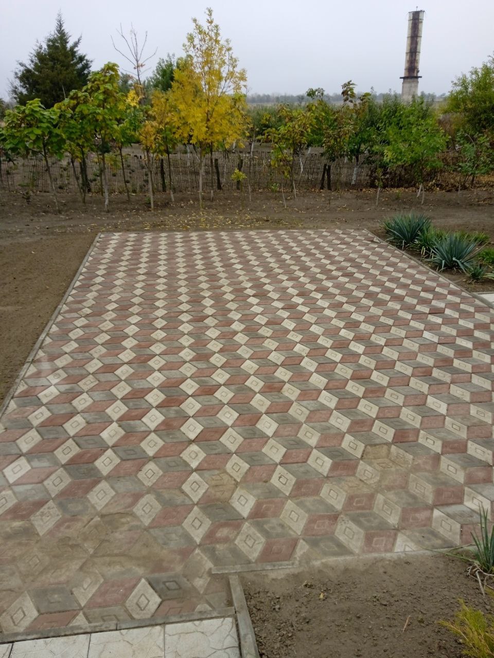 С заботой о памяти. Сотрудники «Жилсервис» провели работы по благоустройству памятника в Еленовке С заботой о памяти. Сотрудники «Жилсервис» провели работы по благоустройству памятника в Еленовке