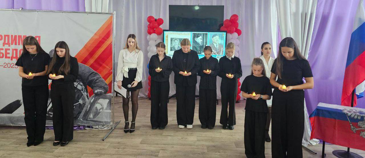 “Парта Героя” в Вознесенской СОШ №4: Посвящена Григорию Моисеевичу Зубенко “Парта Героя” в Вознесенской СОШ №4: Посвящена Григорию Моисеевичу Зубенко