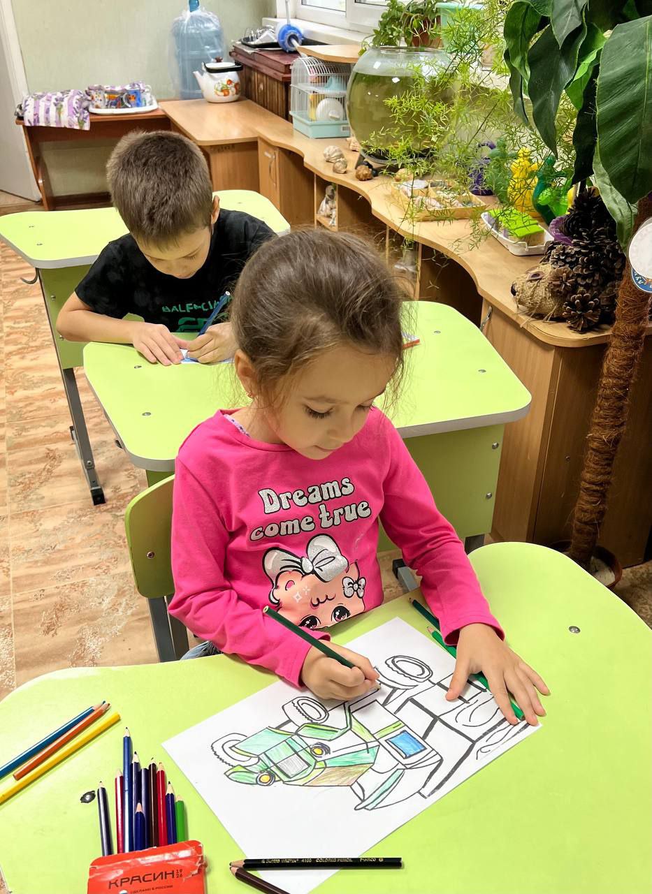 В честь дня освобождения города Мелитополь сотрудники Мелитопольской областной научной библиотеки имени М. Горького совместно с воспитанниками дошкольной образовательной организации № 48 «Мишка» провели минутку памяти... В честь дня освобождения города Мелитополь сотрудники Мелитопольской областной научной библиотеки имени М. Горького совместно с воспитанниками дошкольной образовательной организации № 48 «Мишка» провели минутку памяти...