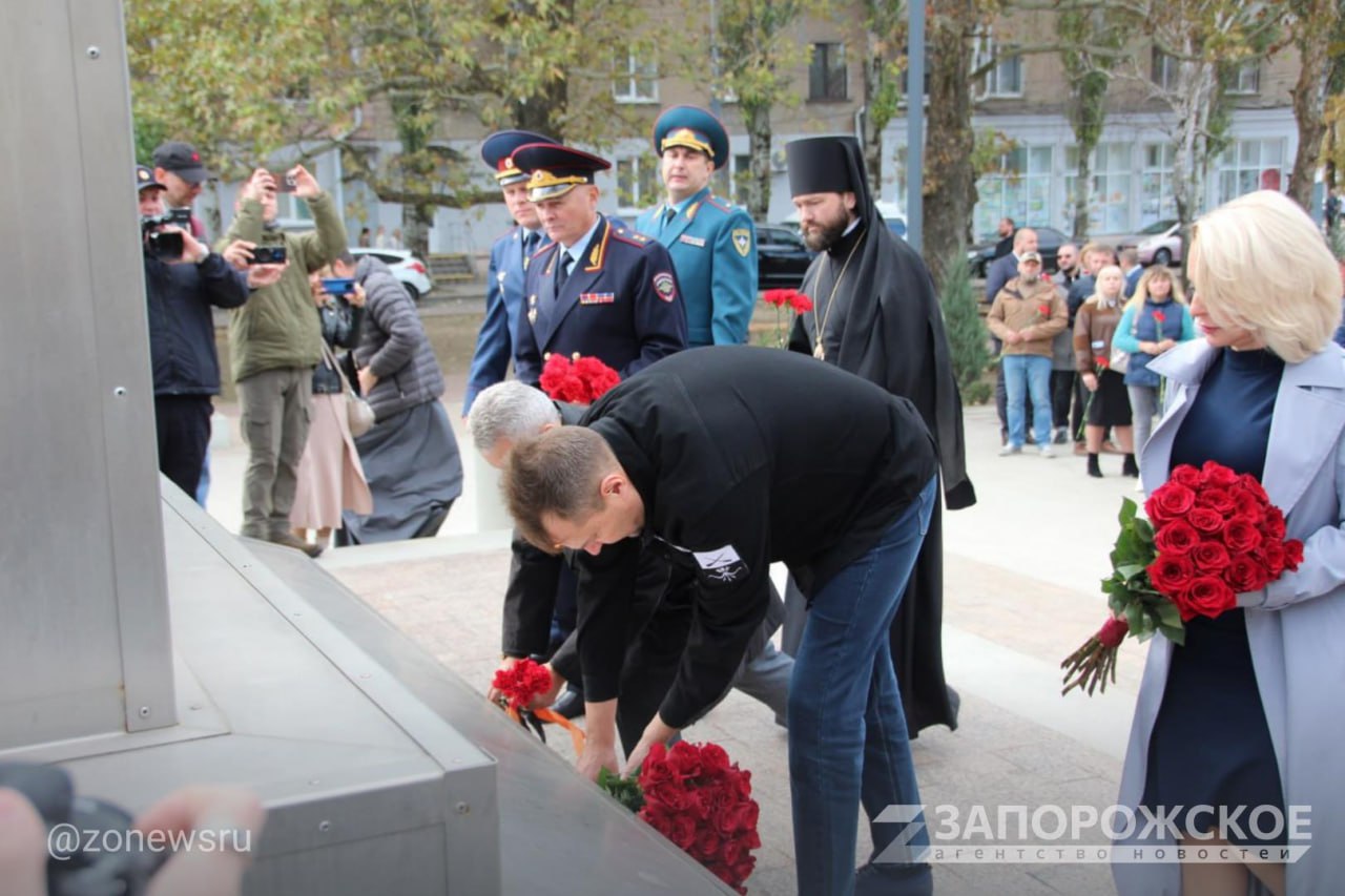 Представители власти и духовенства Запорожской области почтили память защитников Мелитополя Представители власти и духовенства Запорожской области почтили память защитников Мелитополя