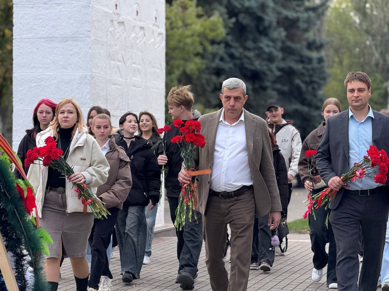 23 октября, ГБПОУ "Мелитопольский многопрофильный колледж" почтил память героев, освободивших город Мелитополь от немецко-фашистских захватчиков