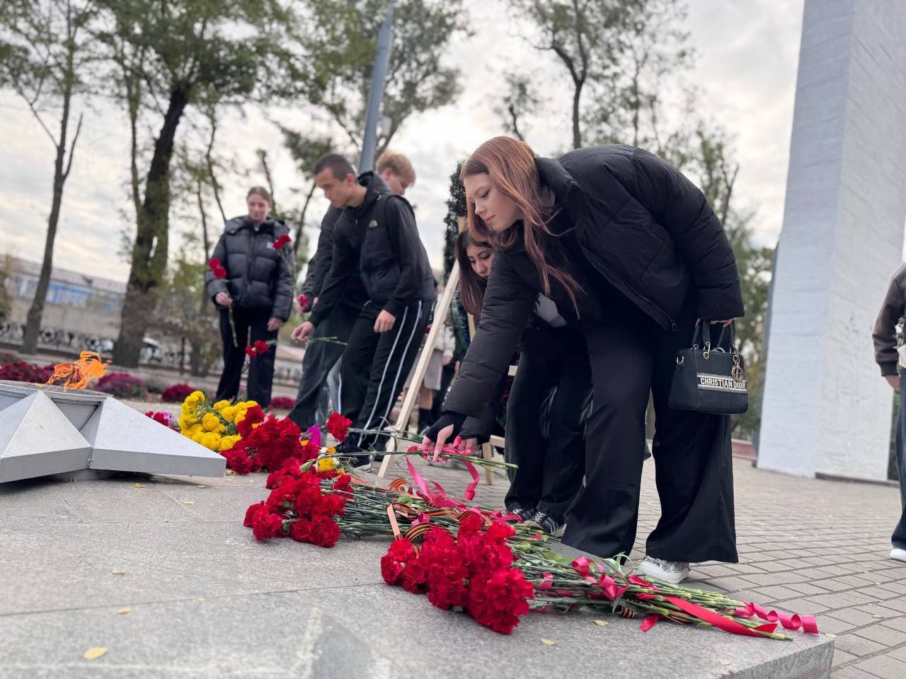 23 октября, ГБПОУ "Мелитопольский многопрофильный колледж" почтил память героев, освободивших город Мелитополь от немецко-фашистских захватчиков 23 октября, ГБПОУ "Мелитопольский многопрофильный колледж" почтил память героев, освободивших город Мелитополь от немецко-фашистских захватчиков