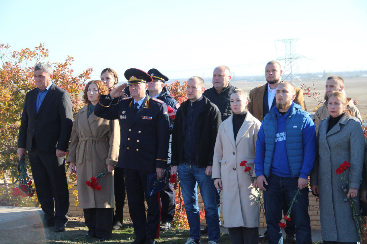 Министр культуры Светлана Назина приняла участие в церемонии перезахоронения бойцов Красной армии в Мордвиновке Министр культуры Светлана Назина приняла участие в церемонии перезахоронения бойцов Красной армии в Мордвиновке
