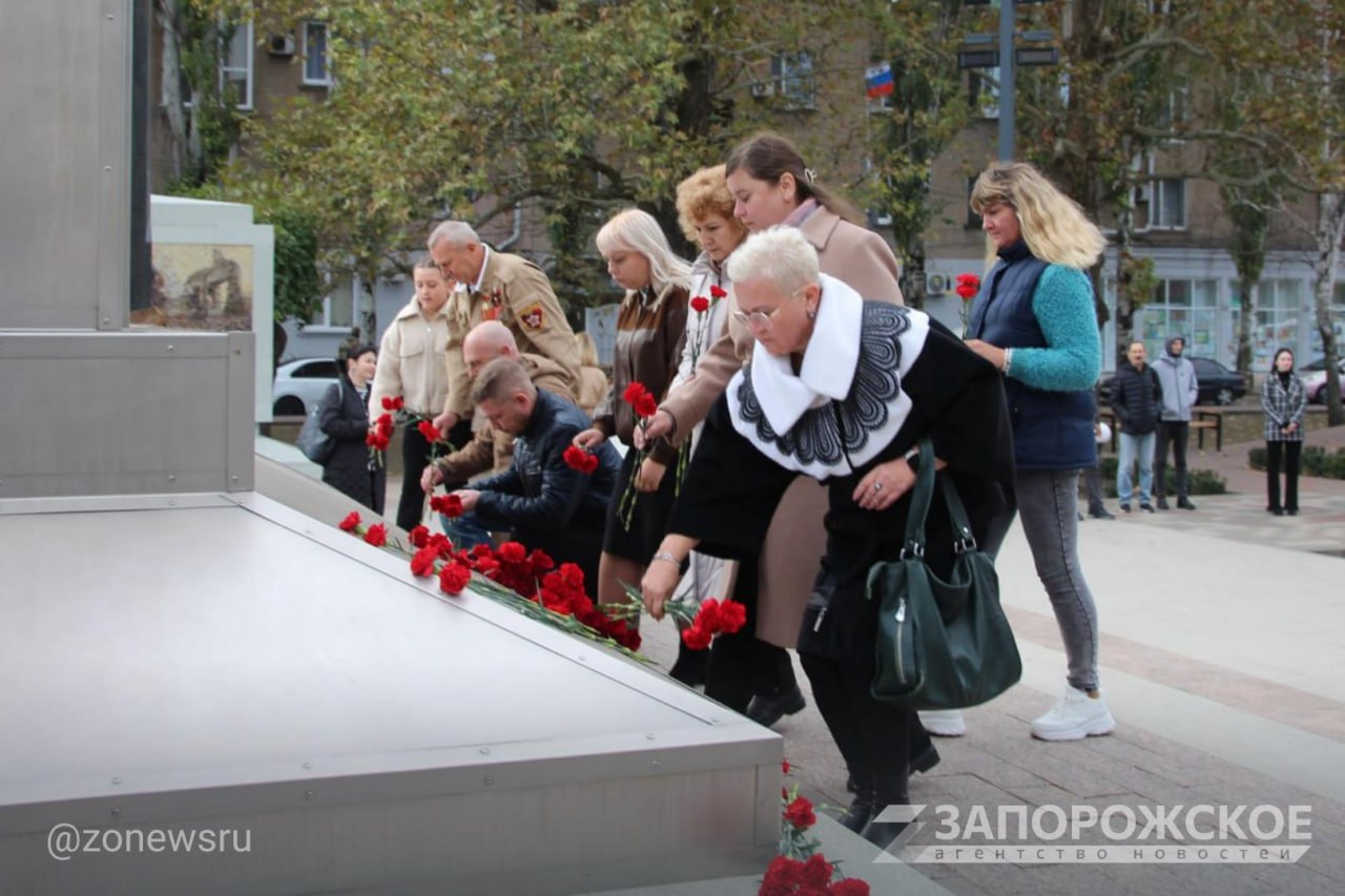 Представители власти и духовенства Запорожской области почтили память защитников Мелитополя Представители власти и духовенства Запорожской области почтили память защитников Мелитополя