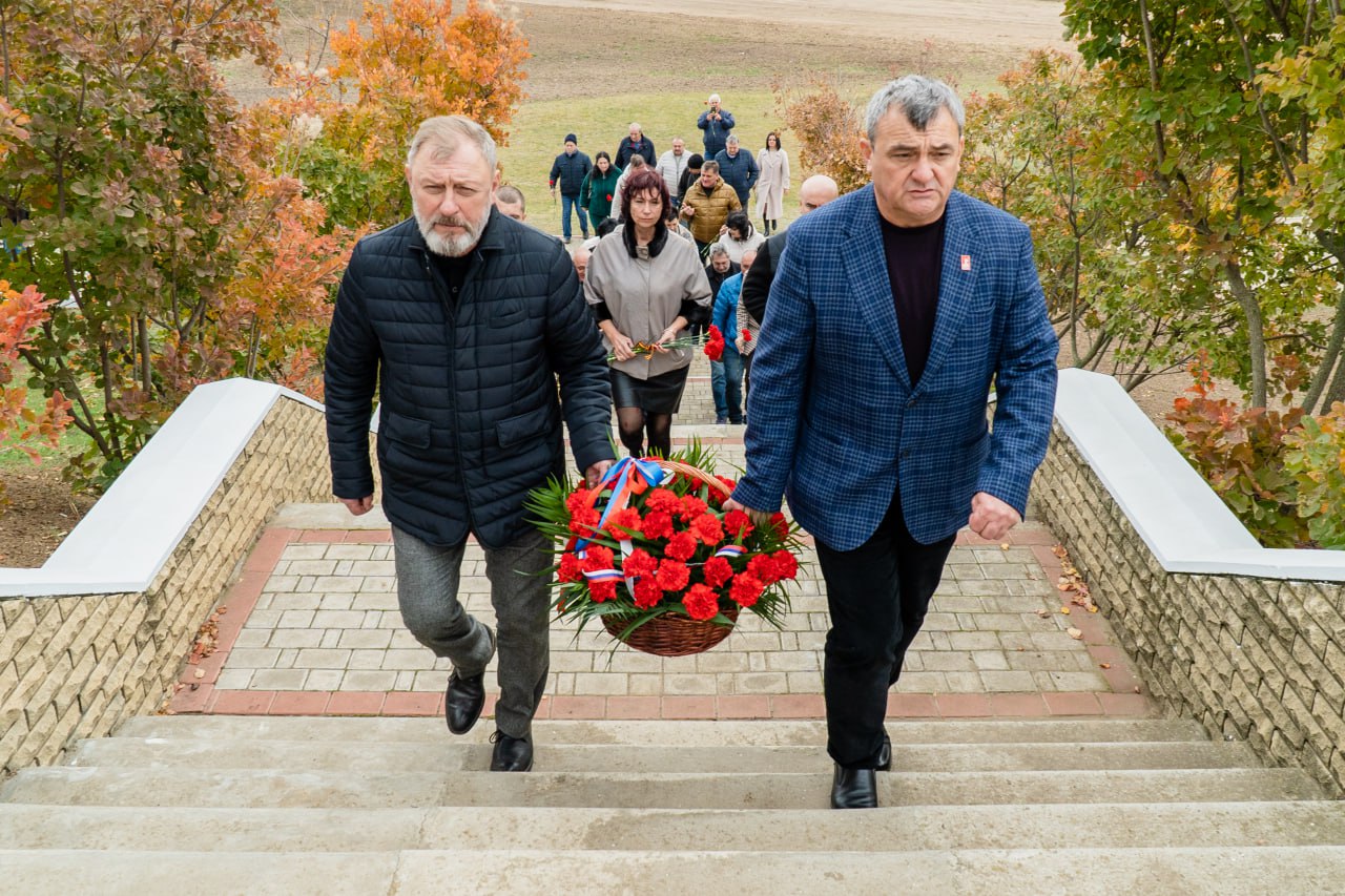 Сергей Золотарёв: Сегодня Мелитополь посетила делегация Мангушского муниципального округа Донецкой Народной Республики во главе с Борисом Владимировичем Тримой Сергей Золотарёв: Сегодня Мелитополь посетила делегация Мангушского муниципального округа Донецкой Народной Республики во главе с Борисом Владимировичем Тримой