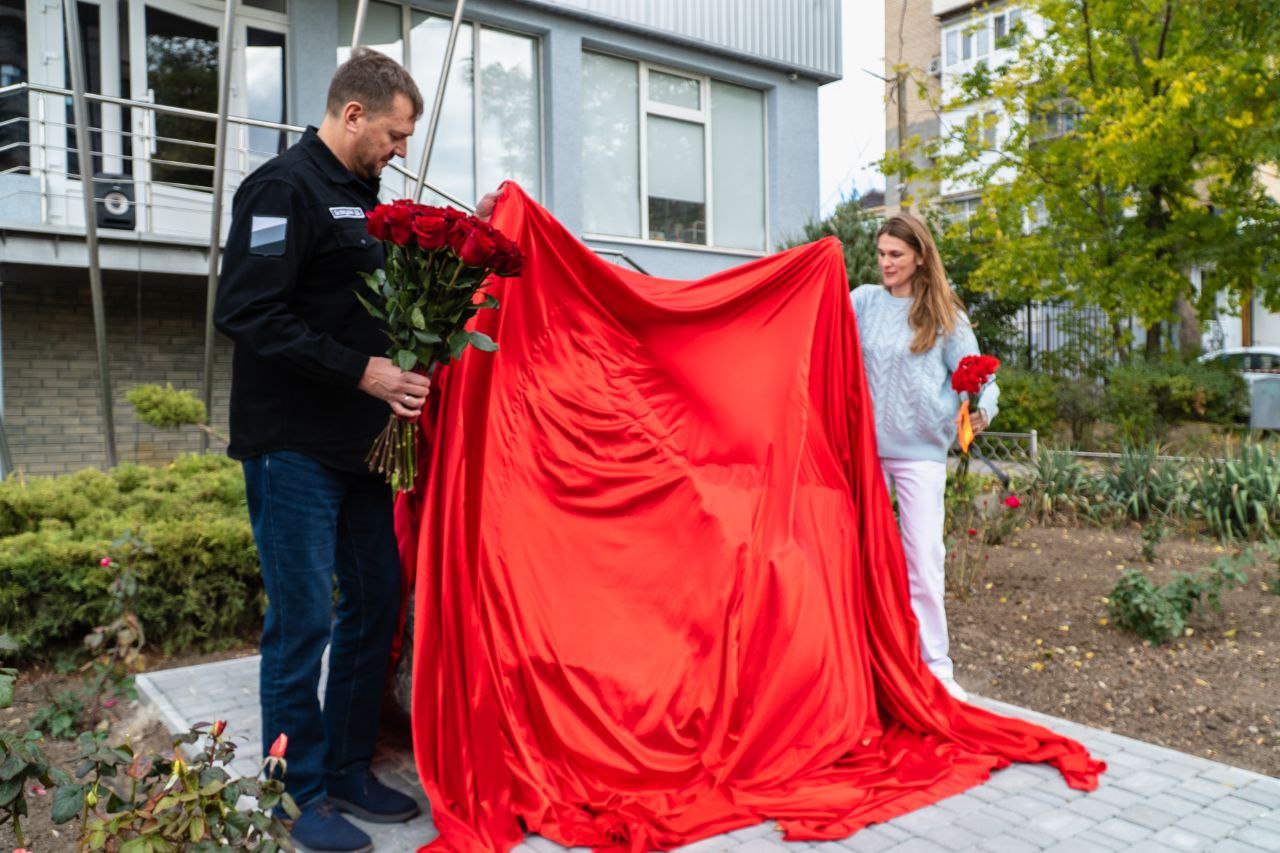 Сергей Золотарёв: Принял участие в церемонии открытия закладного камня на месте установки памятника военным корреспондентам, погибшим при исполнении профессионального долга в зоне СВО Сергей Золотарёв: Принял участие в церемонии открытия закладного камня на месте установки памятника военным корреспондентам, погибшим при исполнении профессионального долга в зоне СВО