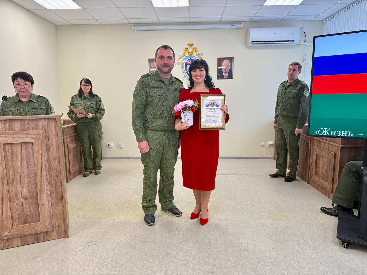 Воспитание чувства любви и гордости за нашу страну - одна из основных задач учителей! Воспитание чувства любви и гордости за нашу страну - одна из основных задач учителей!