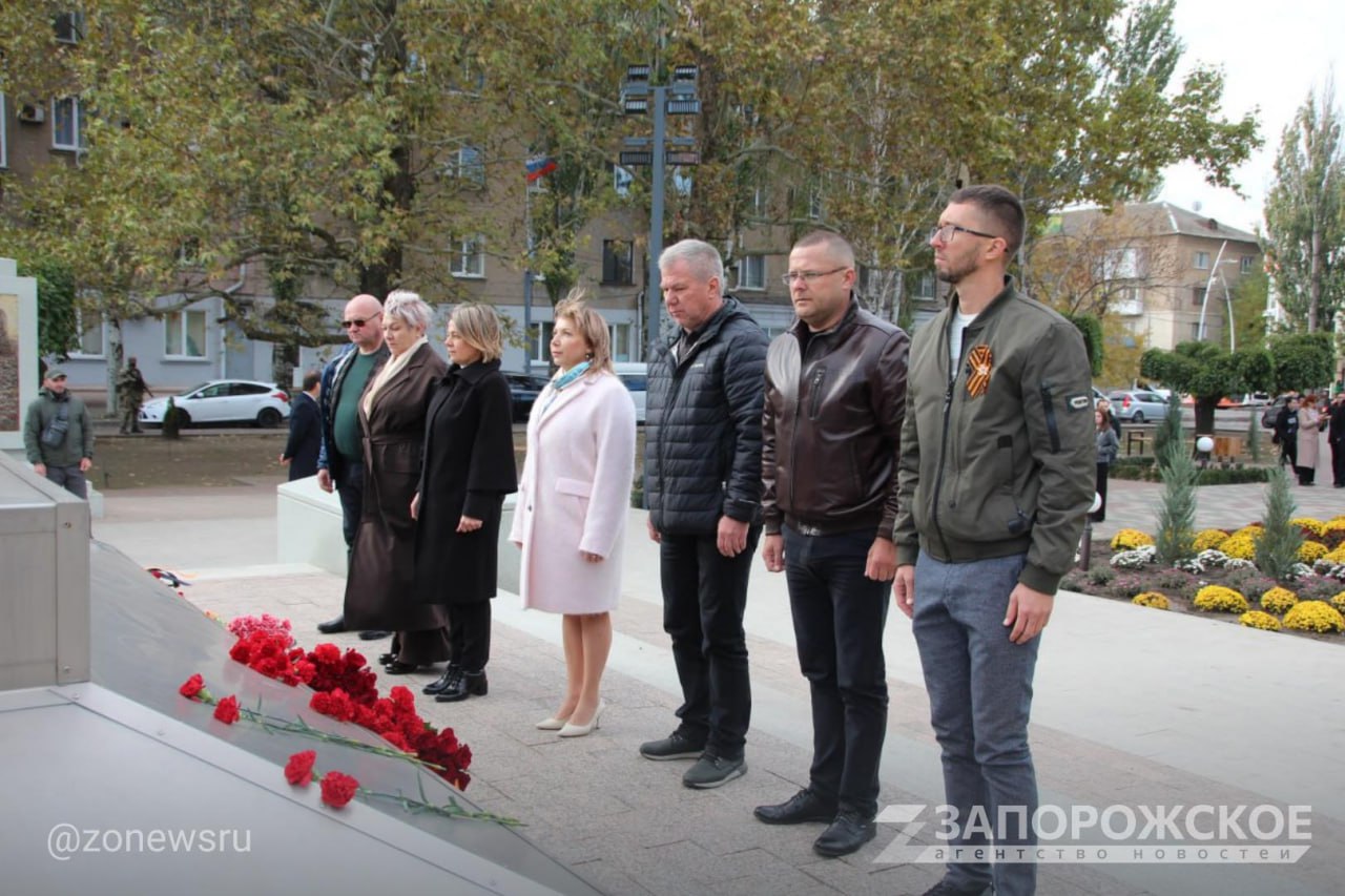 Представители власти и духовенства Запорожской области почтили память защитников Мелитополя Представители власти и духовенства Запорожской области почтили память защитников Мелитополя