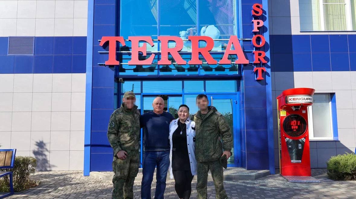 Спорткомплекс «ТЕРРА» передал тренажеры военной комендатуре при поддержке «Единой России» Спорткомплекс «ТЕРРА» передал тренажеры военной комендатуре при поддержке «Единой России»