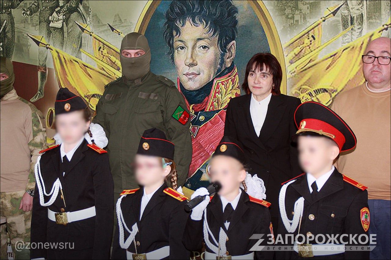 Более 200 учащихся кадетских классов Мелитополя приняли присягу кадета Более 200 учащихся кадетских классов Мелитополя приняли присягу кадета