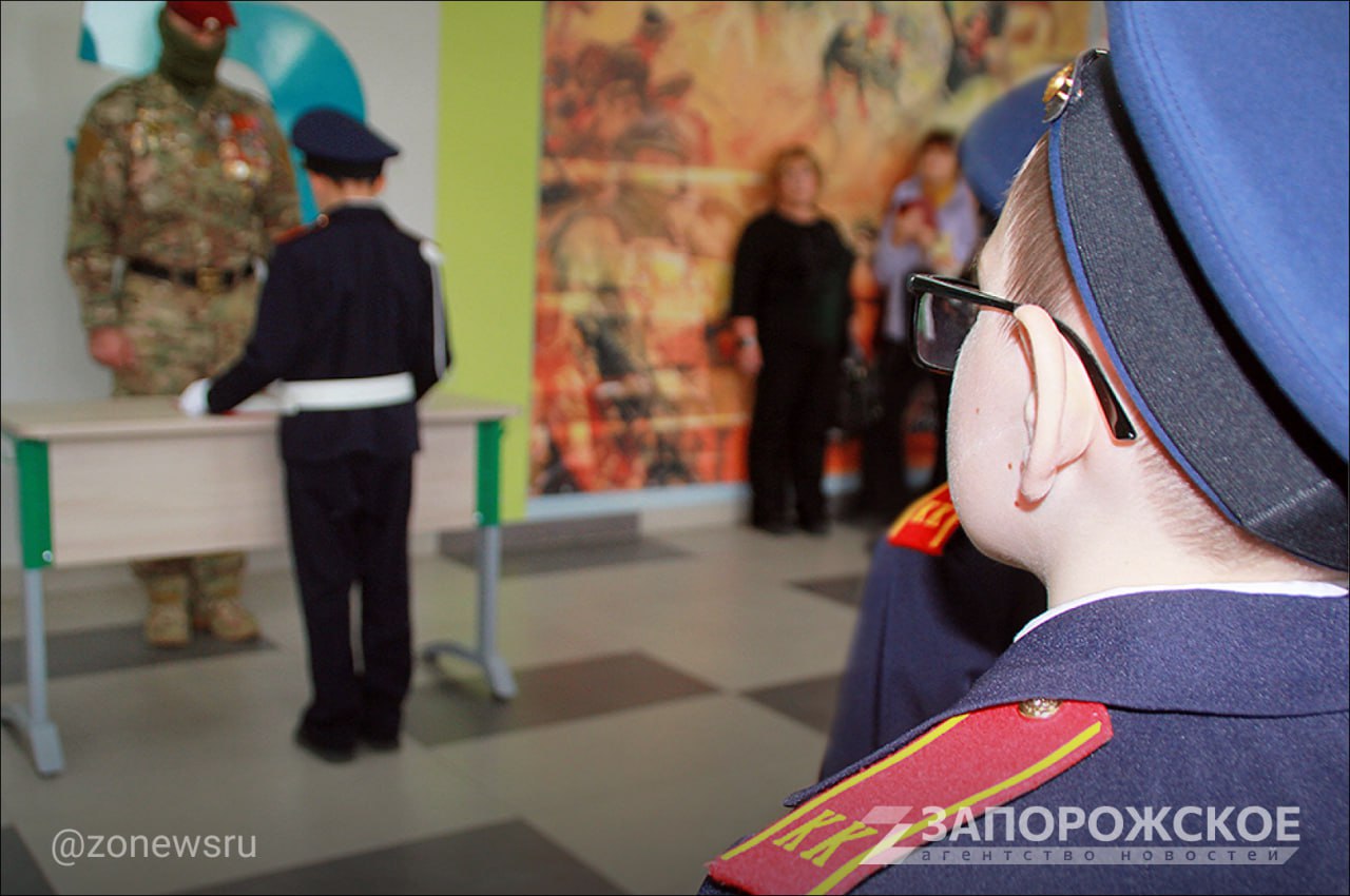 Более 200 учащихся кадетских классов Мелитополя приняли присягу кадета Более 200 учащихся кадетских классов Мелитополя приняли присягу кадета