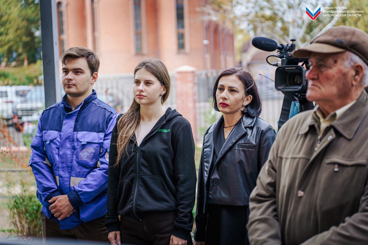 В Мелитополе состоялась высадка роз в память о 40-летии катастрофы на ЧАЭС В Мелитополе состоялась высадка роз в память о 40-летии катастрофы на ЧАЭС